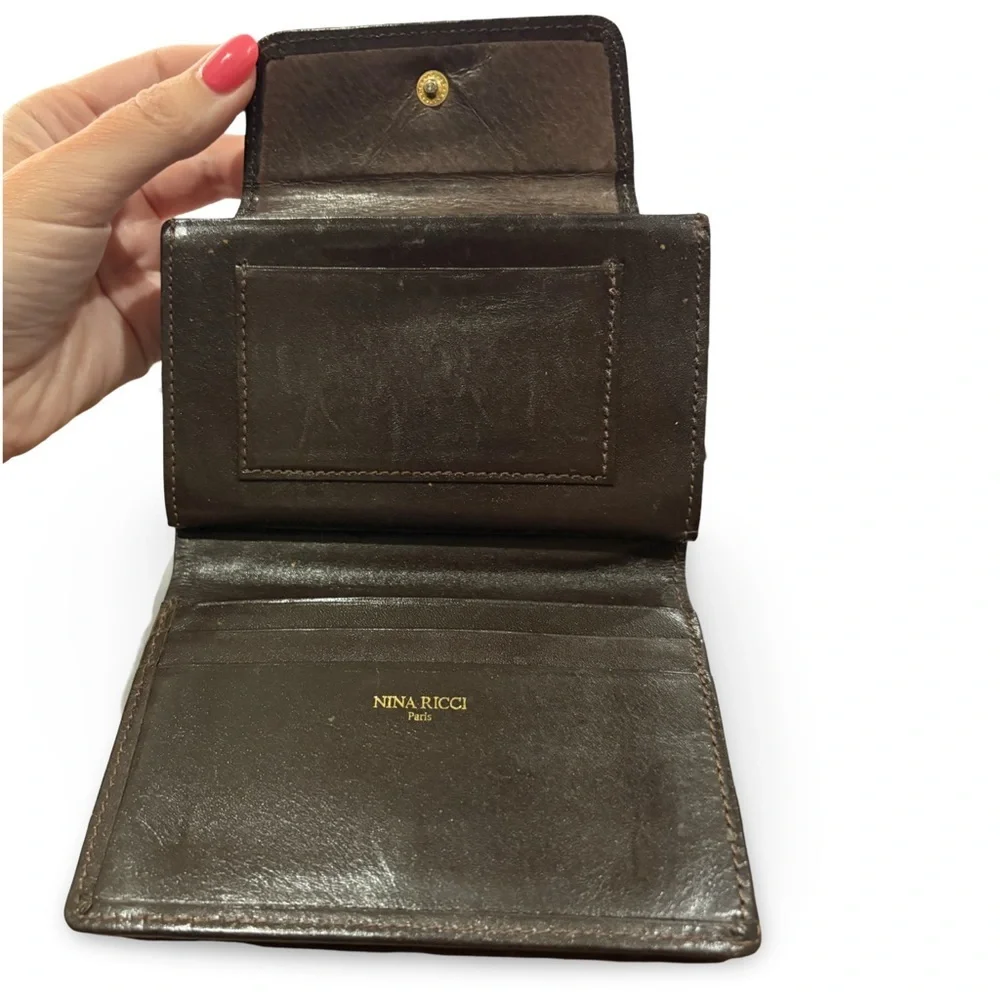Nina Ricci Brown Leather Bifold Wallet with Kisslock